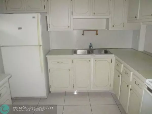 Lake Worth, FL 33461,2687 Garden Dr  #212