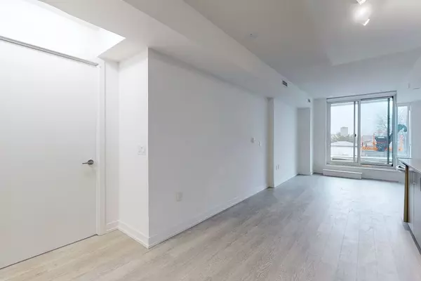 Toronto W04, ON M6B 0B1,556 Marlee AVE #202