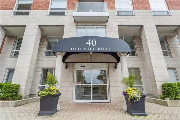 Oakville, ON L6J 7W2,40 Old Mill RD #PH2