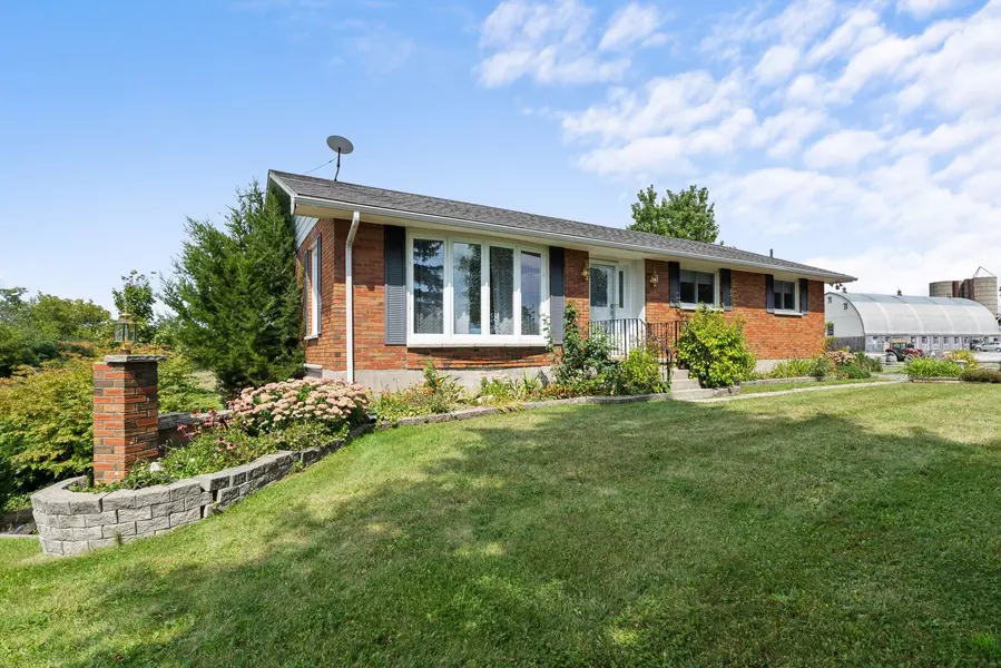 1276 Closson RD, Prince Edward County, ON K0K 2J0