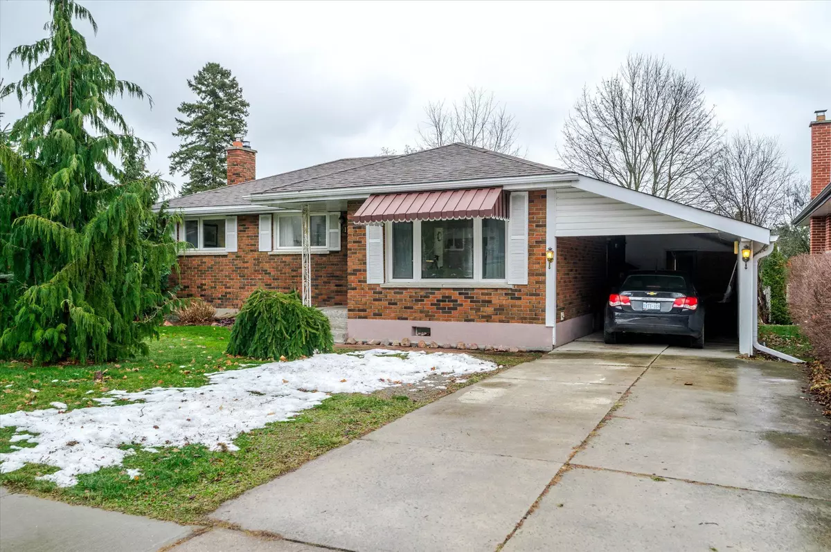 Peterborough, ON K9H 6R1,1196 Royal DR