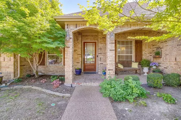 4928 Jordan Trail, Benbrook, TX 76126