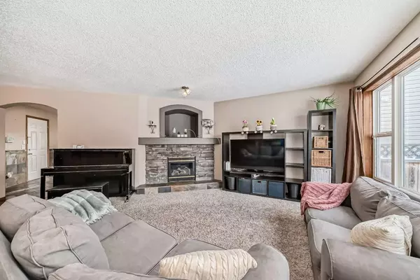 Calgary, AB T2Y 4M3,19 Everstone Rise Southwest