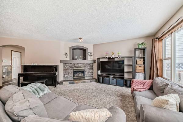 Calgary, AB T2Y 4M3,19 Everstone Rise Southwest