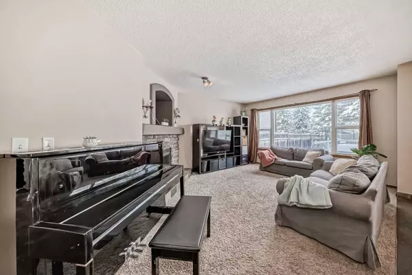 Calgary, AB T2Y 4M3,19 Everstone Rise SW