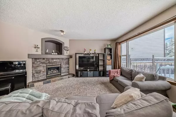 Calgary, AB T2Y 4M3,19 Everstone Rise SW