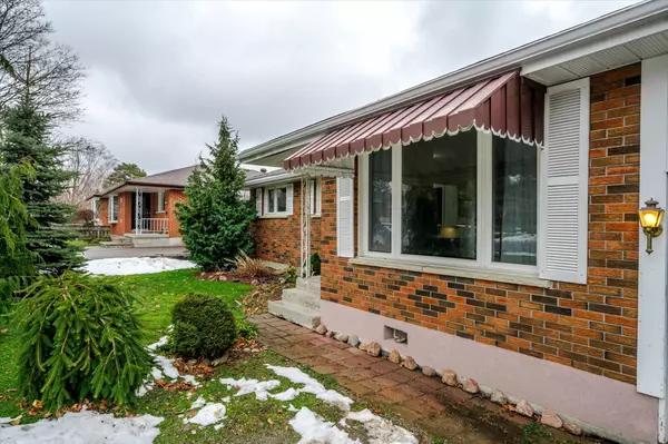 Peterborough, ON K9H 6R1,1196 Royal DR