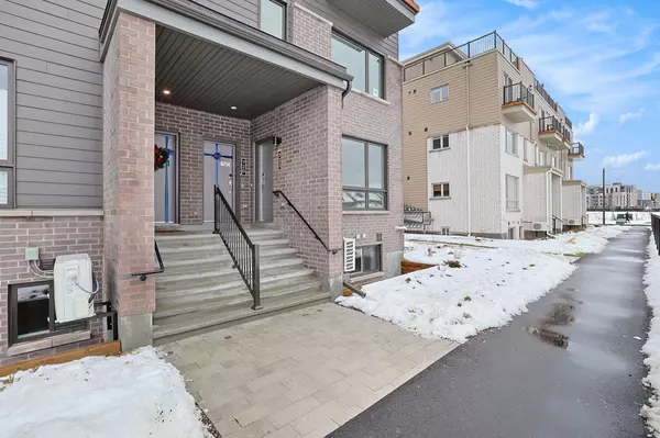 Manor Park - Cardinal Glen And Area, ON K1K 0P2,722 MISHI N/A