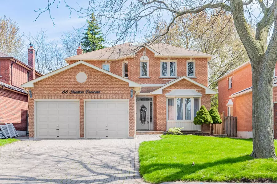 66 Stratton CRES, Whitby, ON L1R 1V5