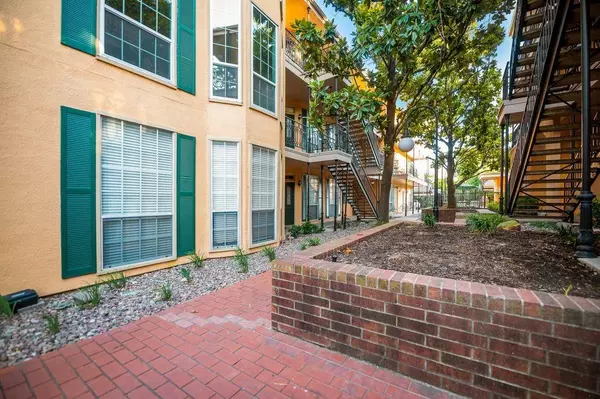 Dallas, TX 75214,6318 Richmond Avenue #3201