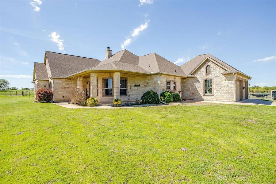 693 County Road 3525, Paradise, TX 76073