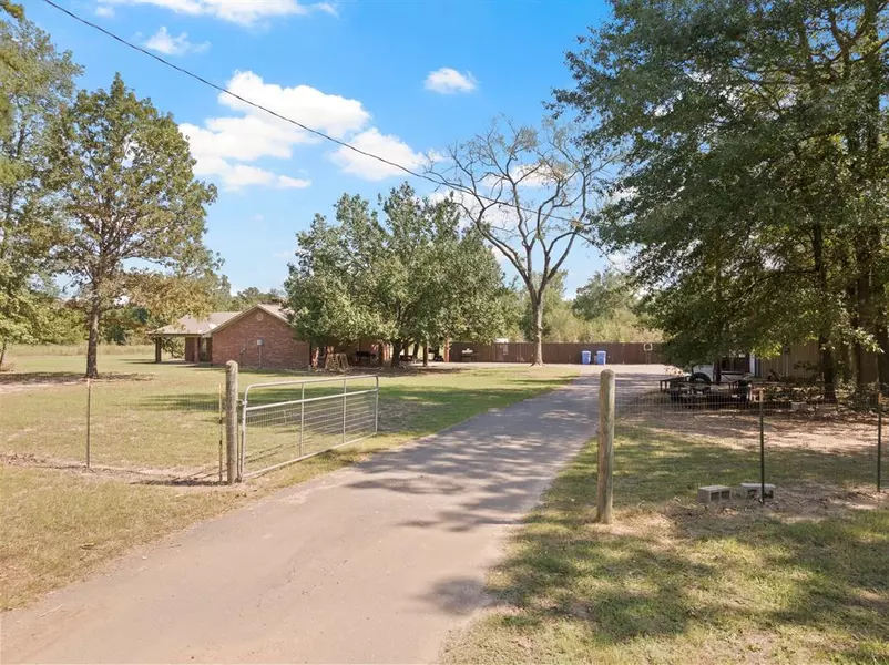 1264 Bear Road, Gilmer, TX 75644