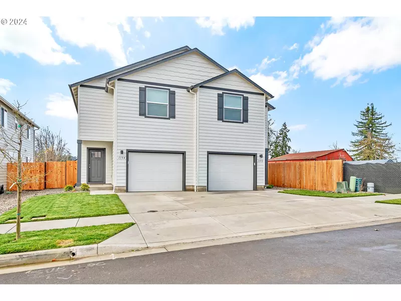 1152/1154 S 43RD PL, Springfield, OR 97478