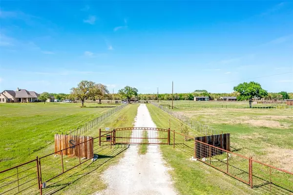 Paradise, TX 76073,693 County Road 3525