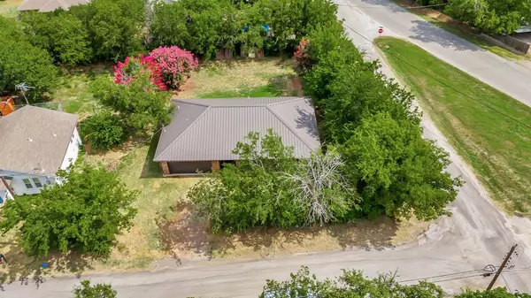 605 SE 18th Street, Mineral Wells, TX 76067