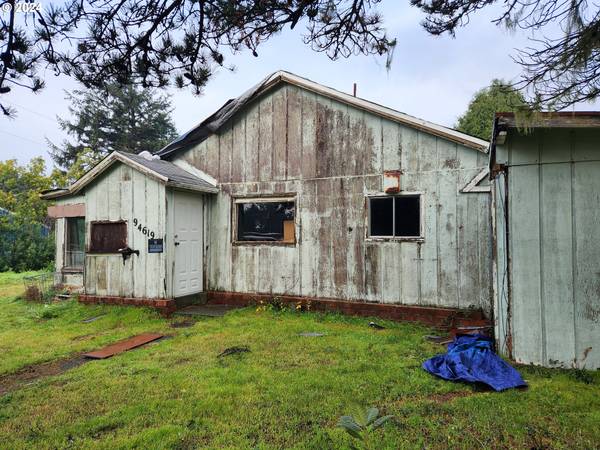 94619 GRANGE RD, Gold Beach, OR 97444