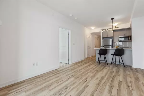 Hamilton, ON L8B 1Z2,450 Dundas ST E #1001