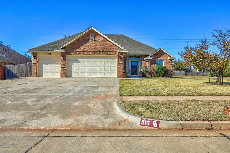 917 N Barn Hill Way, Mustang, OK 73064