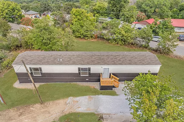 512 Beverly Road, Azle, TX 76020