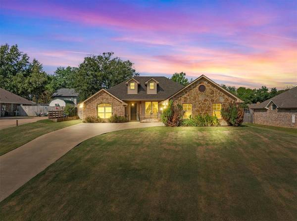 252 Heritage Court, Lindale, TX 75771