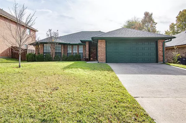 5029 Barberry Drive, Fort Worth, TX 76133