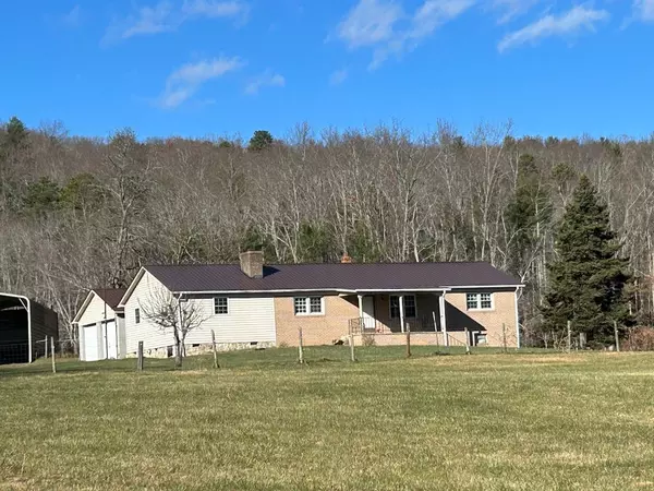 496 Mt Taylor Dr, Ivanhoe, VA 24350