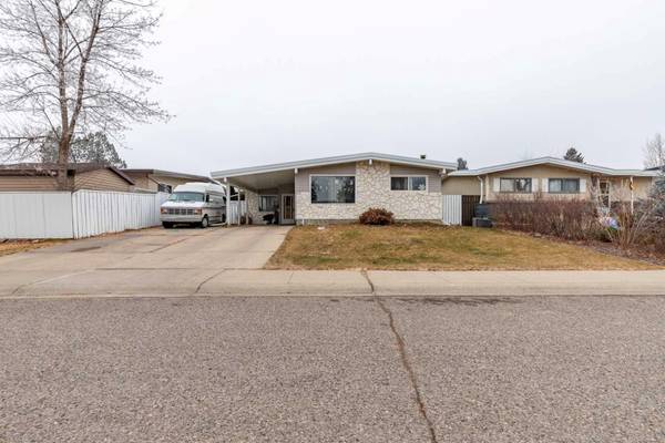 1910 Lakepoint RD South, Lethbridge, AB T1K3H6