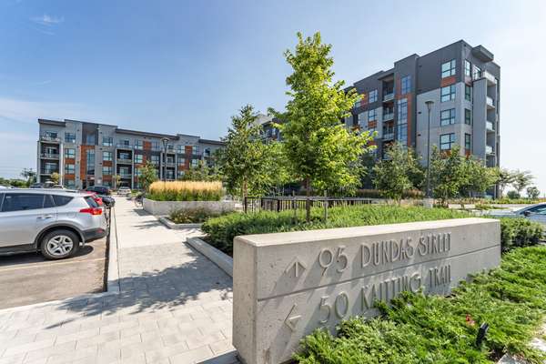 95 DUNDAS ST W #310, Oakville, ON L6M 5N4