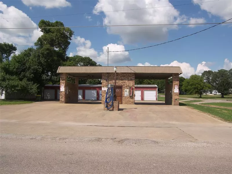 109 N 3rd Street, Godley, TX 76050