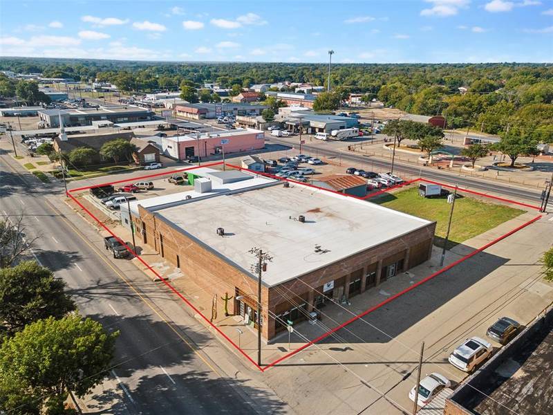 100 E Harrell Street, Cleburne, TX 76031