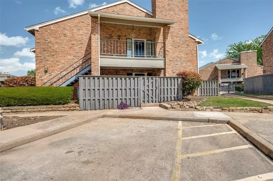 2733 Silver Creek Drive #106, Arlington, TX 76006