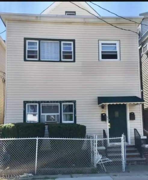 9 Davidson St, Clifton City, NJ 07011