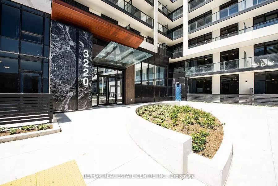 Oakville, ON L6H 7X9,3220 William Coltson AVE #1112