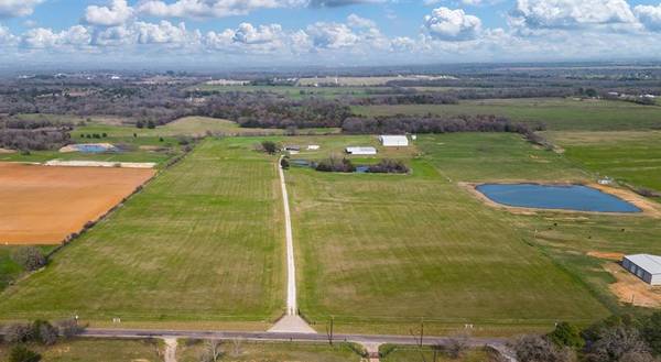 2901 County Rd 425, Cleburne, TX 76031