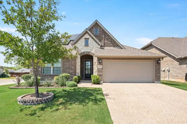 3827 Pine Valley Lane, Arlington, TX 76001