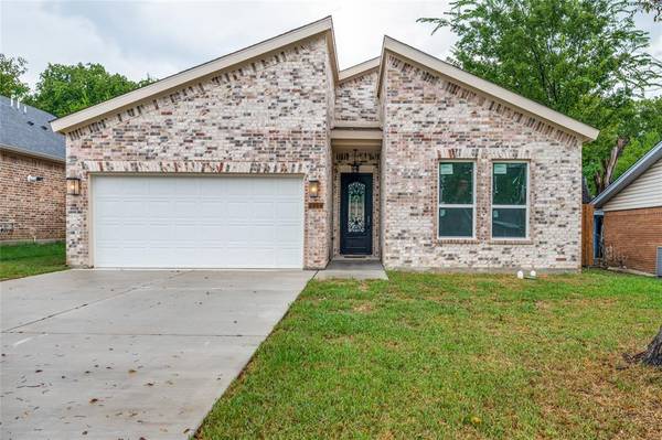 2114 Spikes Street,  Grand Prairie,  TX 75051