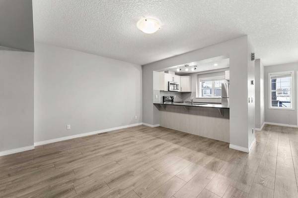 Airdrie, AB T4B 4H8,350 Hillcrest SQ Southwest