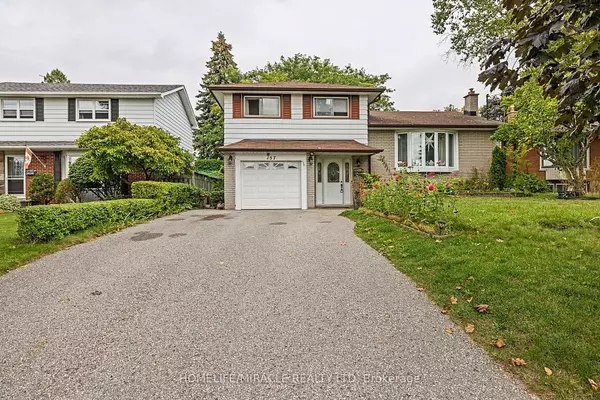 157 Labrador DR, Oshawa, ON L1H 7E4