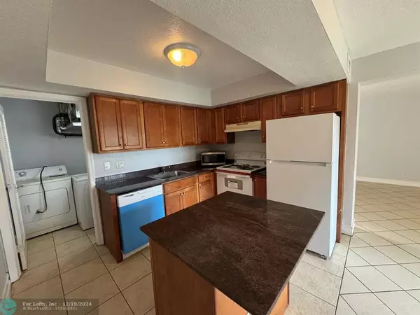 Boynton Beach, FL 33435,530 SW 1st St