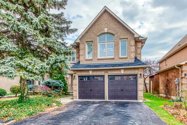 2265 Brays LN, Oakville, ON L6M 3J5