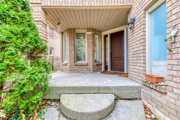 Oakville, ON L6M 3J5,2265 Brays LN