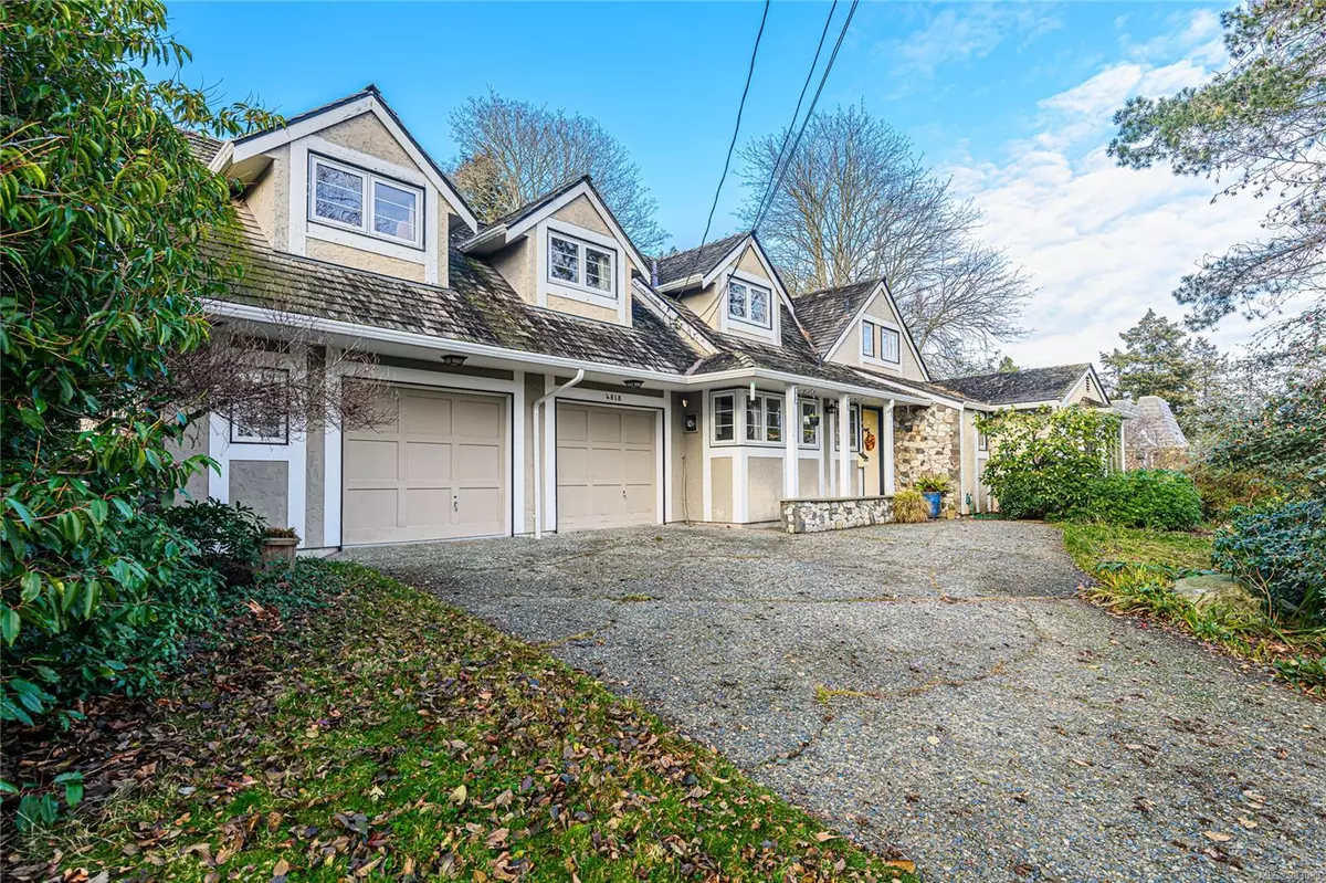 Saanich, BC V8N 4A1,4018 Locarno Lane