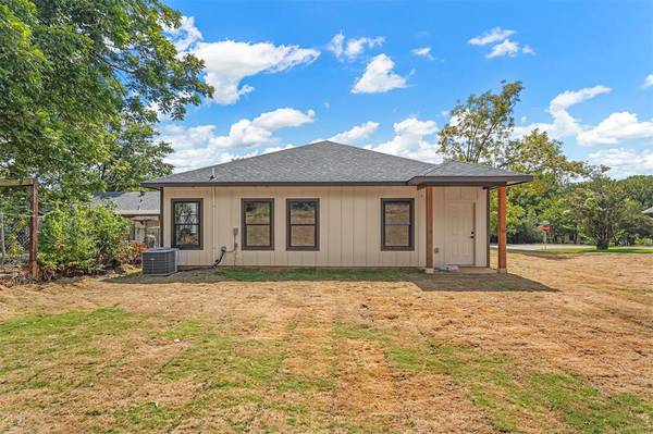 Denison, TX 75020,1331 W Crawford Street