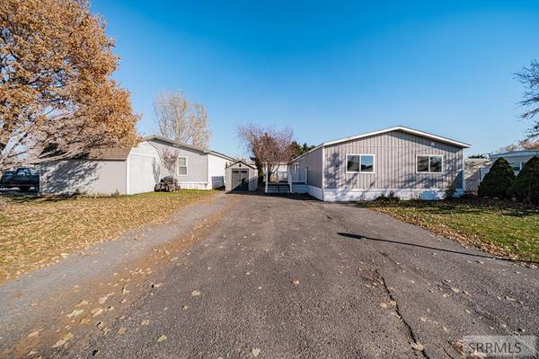 2374 N Pinewood Drive, Idaho Falls, ID 83401