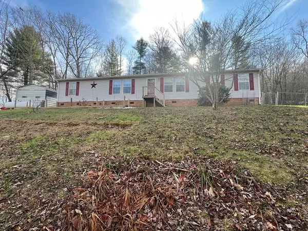 1451 Brichtree, Hillsville, VA 23343