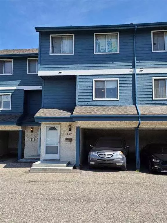 Calgary, AB T2A 6E1,919 38 ST Northeast #302