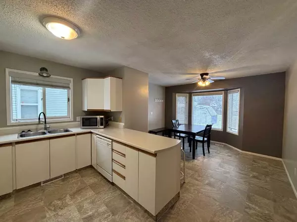 Whitecourt, AB T7S1B9,30 Lyons CRES