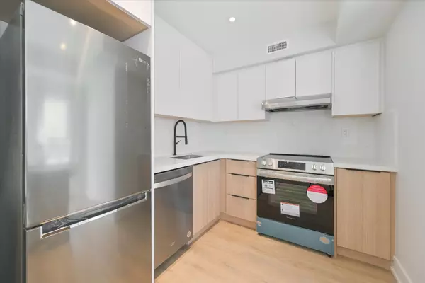 Toronto C01, ON M6H 4B2,997 Dufferin ST #2F