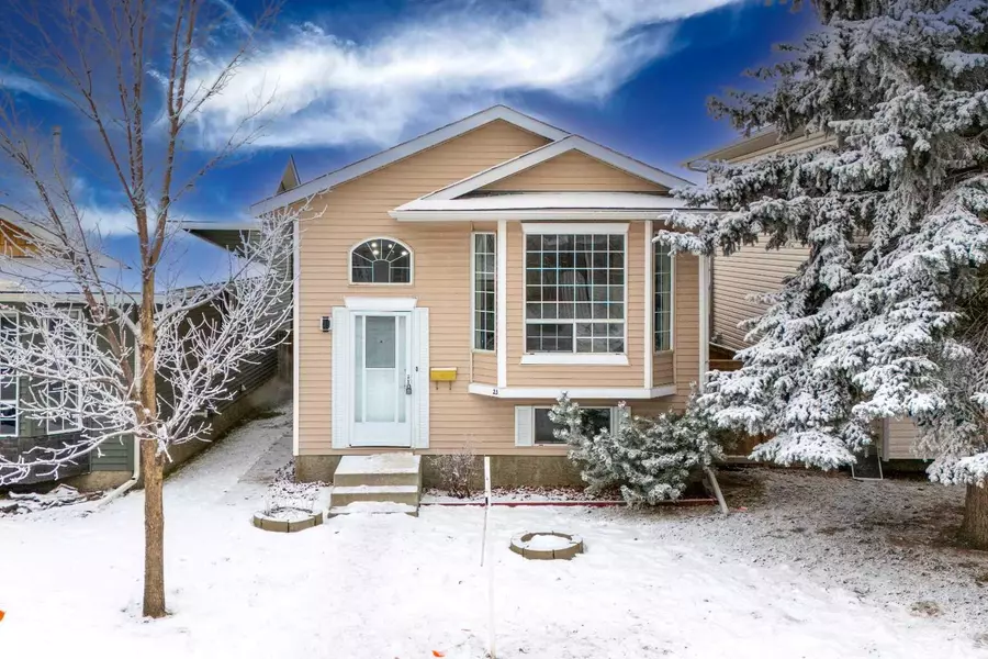 23 Martinwood CT Northeast, Calgary, AB T3J3H1