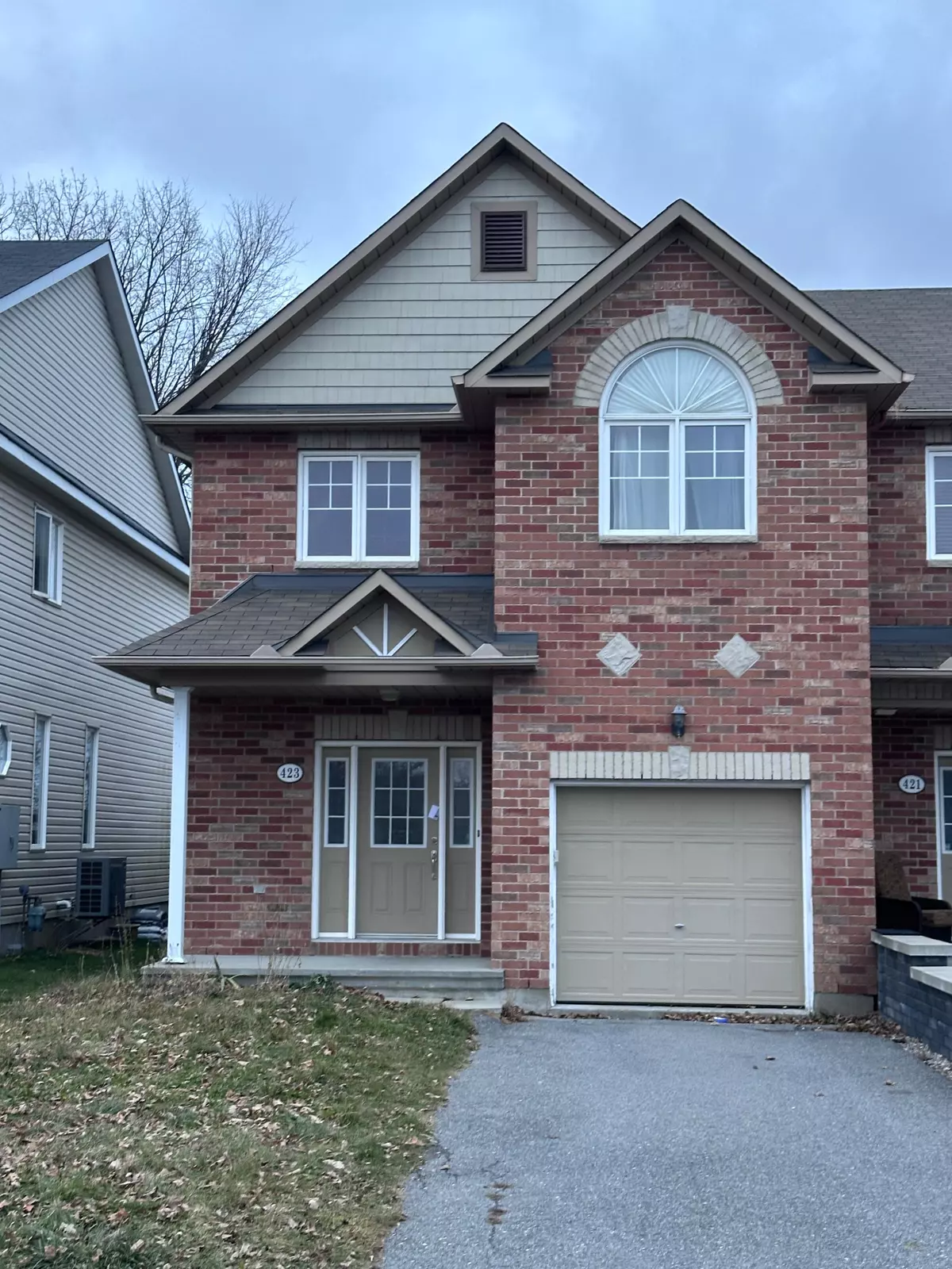 Kanata, ON K2W 0B1,423 Celtic Ridge CRES W